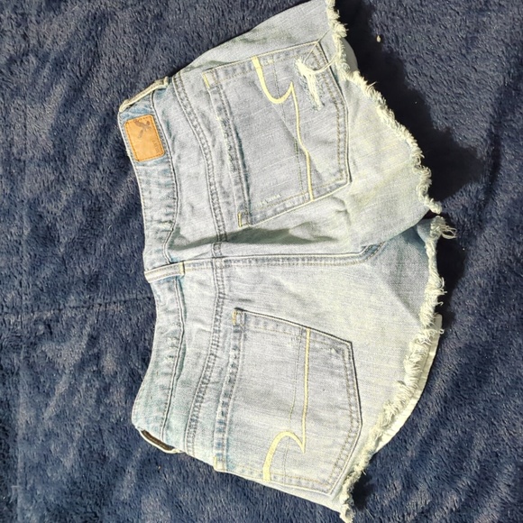 Shorts - Picture 2 of 3